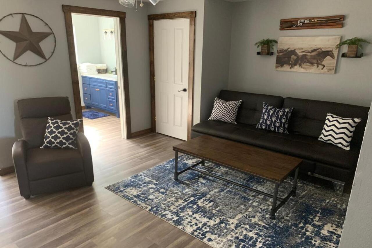 The Beaverhead Lodge 딜런 외부 사진