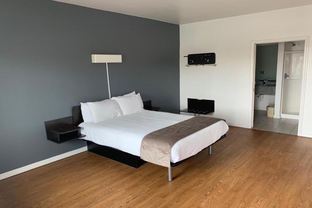 The Beaverhead Lodge 딜런 외부 사진
